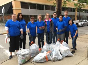 3R trash clean up volunteers